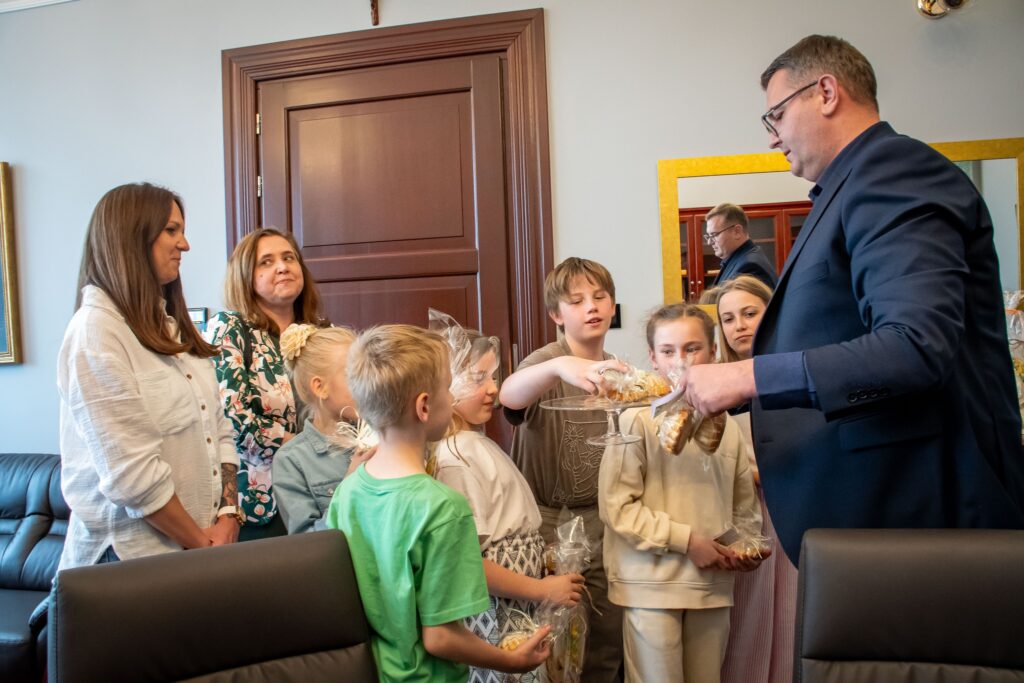 492087452 1003478951970895 2914050561992856356 N