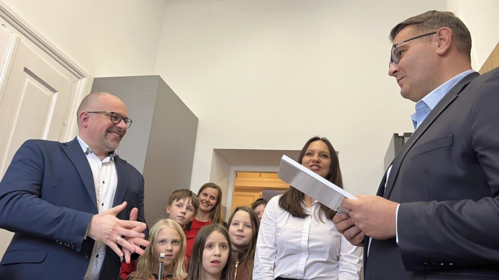 493066489 1290318539358182 2785007332078097217 N