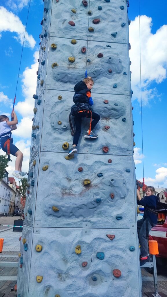 500028018 1201330521787427 1540385105605991533 N