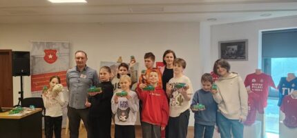 ZOSTAŃ KOLEJARZEM I WYKONAJ MODEL LOKOMOTYWY – ZAJĘCIA W MUZEUM NIEPODLEGŁOŚCI